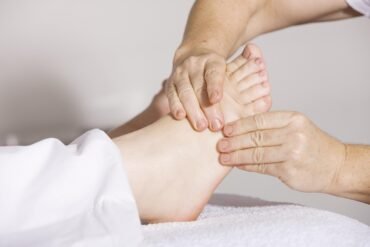 ¿Qué alivia el masaje en los pies?