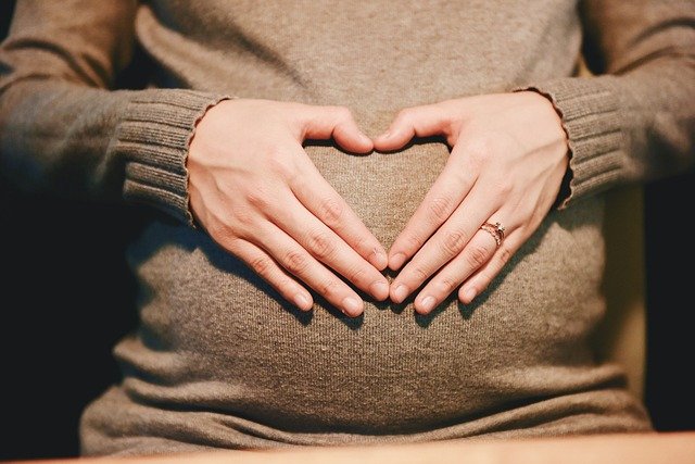 Masaje para embarazadas: seguridad y beneficios en cada trimestre